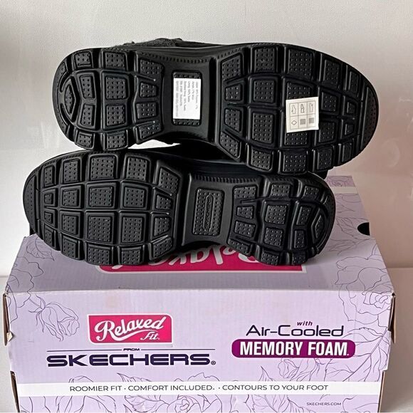 Skechers Relaxed Fit Easy Going Faux Fur Wool Ankle Boots - Picture 7 of 8